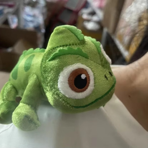 Disney parks tangled pascal - parks,