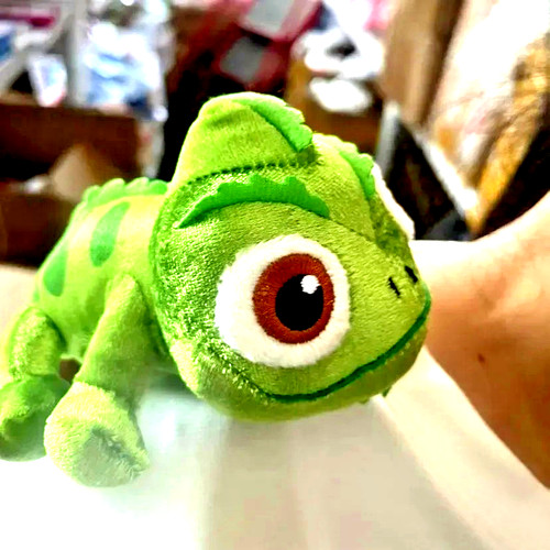Disney parks tangled pascal - parks,